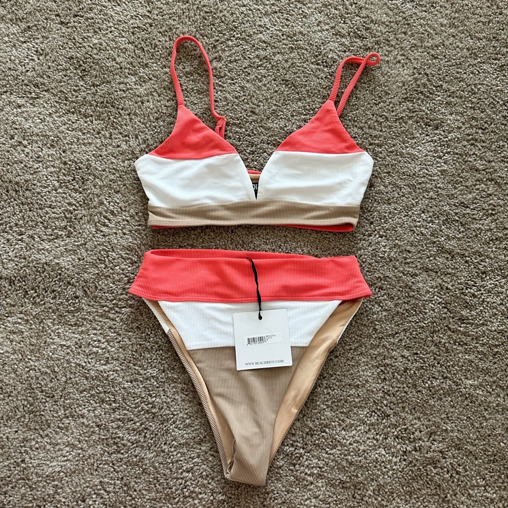 NWT Beach Riot Color-block 2 Piece Bikini. Size Medium.